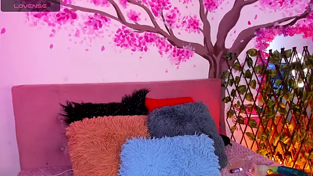 Snapshot of magali_19 chatting on 12-02-24, 08:00 magali 19 online show from 12-02-24, 08:00