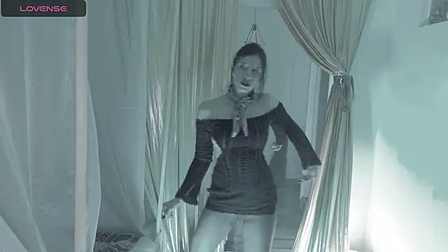 Snapshot of magali_19 chatting on 10-21-25, 12:11 magali 19 online show from 10-21-25, 12:11