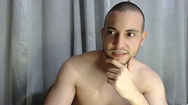 Snapshot of Armando_2002 chatting on 10-11-25, 02:22 Armando 2002 online show from 10-11-25, 02:22