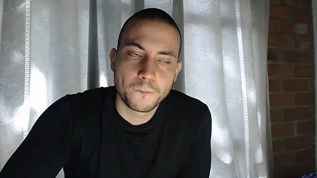 Snapshot of Armando_2002 chatting on 11-10-25, 06:51 Armando 2002 online show from 11-10-25, 06:51