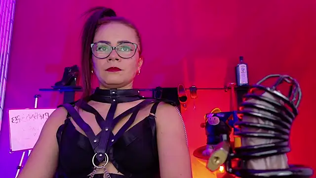 MistressSlut1 online show from 06-30-26, 11:33