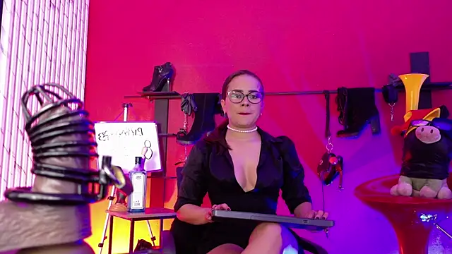 MistressSlut1 online show from 07-06-26, 11:29