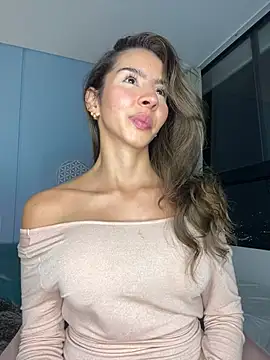 Snapshot of RouseColins chatting on 12-18-24, 12:21 RouseColins online show from 12-18-24, 12:21