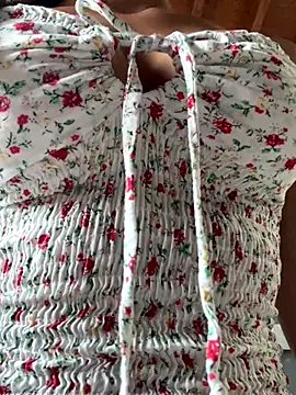 Snapshot of RouseColins chatting on 09-08-25, 10:31 RouseColins online show from 09-08-25, 10:31