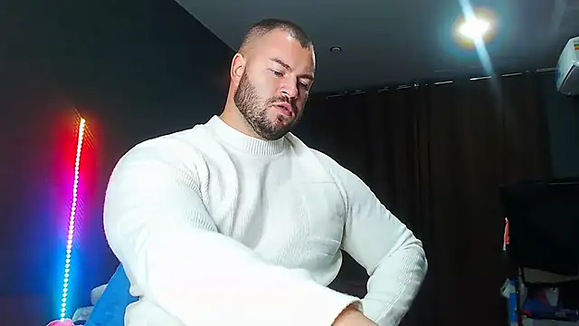 Snapshot of muscularjohnforuX chatting on 09-30-25, 06:35 muscularjohnforuX online show from 09-30-25, 06:35