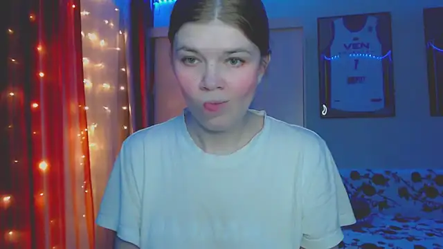 Snapshot of Klementa chatting on 09-25-25, 06:55 Klementa online show from 09-25-25, 06:55