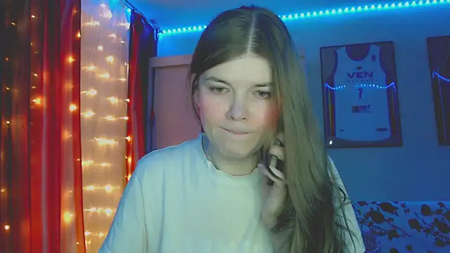 Snapshot of Klementa chatting on 10-23-25, 06:39 Klementa online show from 10-23-25, 06:39