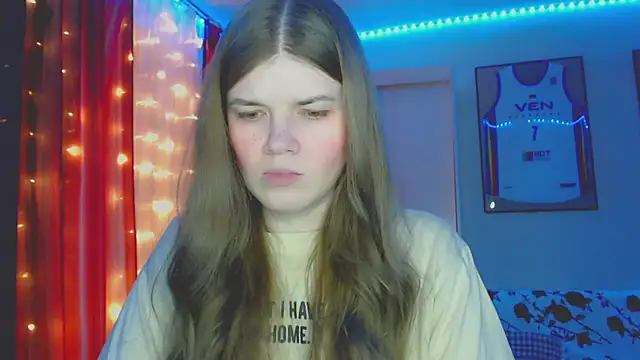 Snapshot of Klementa chatting on 10-25-25, 07:19 Klementa online show from 10-25-25, 07:19