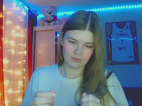 Snapshot of Klementa chatting on 11-30-25, 06:45 Klementa online show from 11-30-25, 06:45