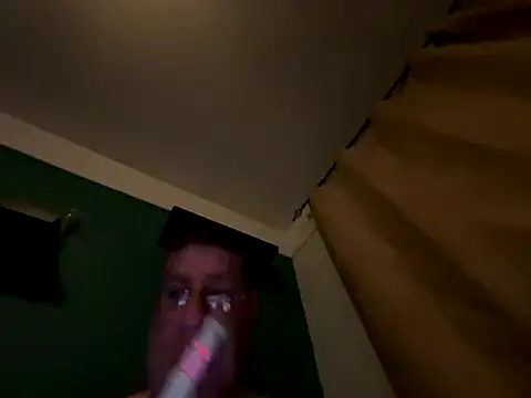 Snapshot of bigboy6880 chatting on 11-17-25, 06:08 bigboy6880 online show from 11-17-25, 06:08