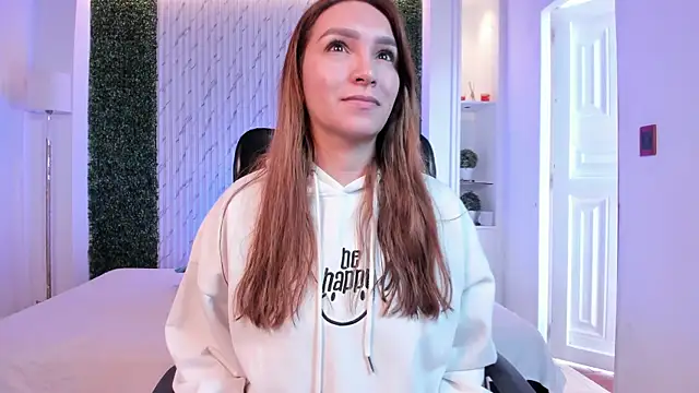 miataylorr1 online show from 12-01-25, 12:43