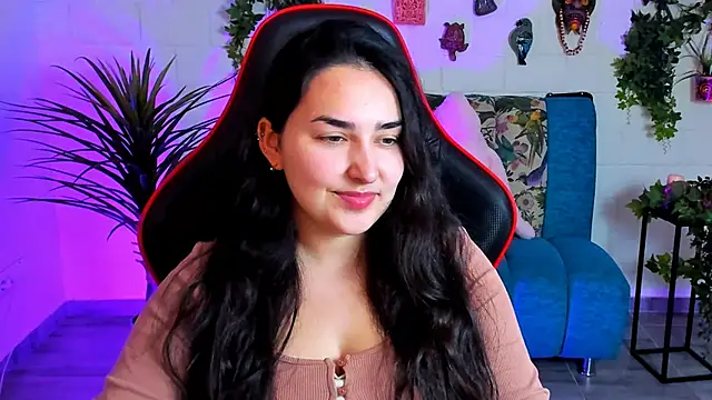 Snapshot of CeceliaJohnson chatting on 03-13-25, 08:04 CeceliaJohnson online show from 03-13-25, 08:04