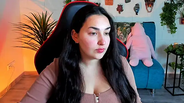 Snapshot of CeceliaJohnson chatting on 03-19-25, 04:03 CeceliaJohnson online show from 03-19-25, 04:03