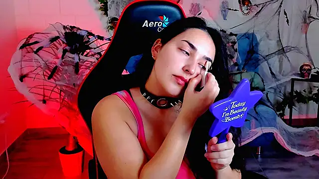 Snapshot of CeceliaJohnson chatting on 10-29-25, 08:05 CeceliaJohnson online show from 10-29-25, 08:05