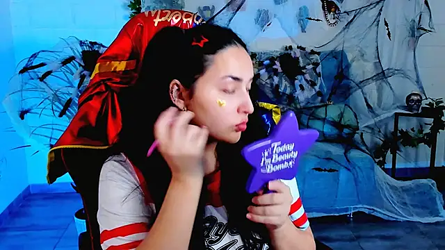 Snapshot of CeceliaJohnson chatting on 10-31-25, 08:04 CeceliaJohnson online show from 10-31-25, 08:04