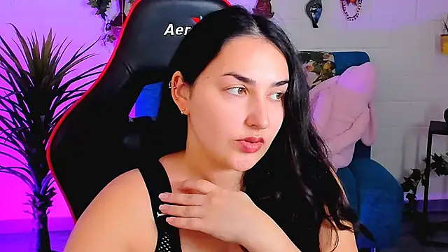 Snapshot of CeceliaJohnson chatting on 11-26-25, 08:04 CeceliaJohnson online show from 11-26-25, 08:04