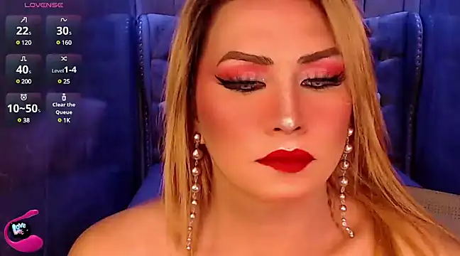 Snapshot of QUEEN_GIAMOORE69 chatting on 03-08-25, 05:01 QUEEN GIAMOORE69 online show from 03-08-25, 05:01