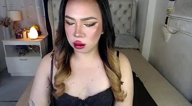 RebecaNextToYou online show from 12-14-24, 04:09