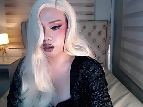 Snapshot of RebecaNextToYou chatting on 05-23-26, 12:31 RebecaNextToYou online show from 05-23-26, 12:31