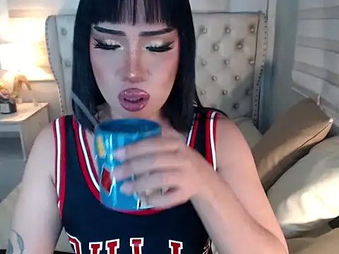 Snapshot of RebecaNextToYou chatting on 05-31-26, 10:11 RebecaNextToYou online show from 05-31-26, 10:11