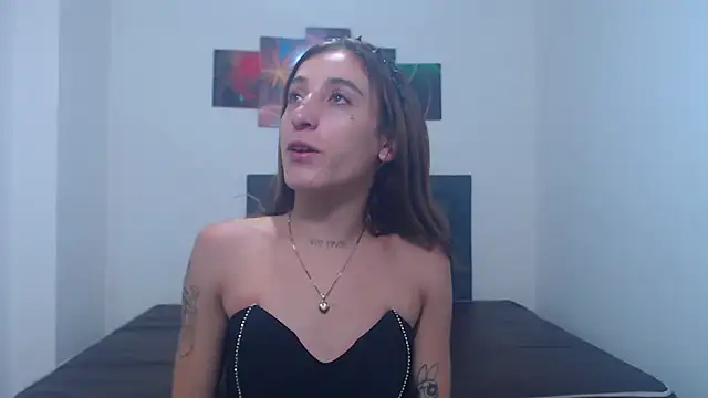 Snapshot of andreahhill chatting on 09-27-25, 10:26 andreahhill online show from 09-27-25, 10:26