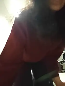 Susannemilf online show from 11-17-25, 01:00