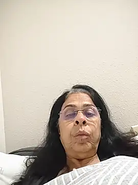 Susannemilf online show from 11-18-25, 02:50