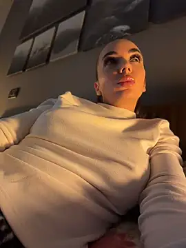 Snapshot of Bad_Giorgia chatting on 04-13-26, 08:20 Bad Giorgia online show from 04-13-26, 08:20