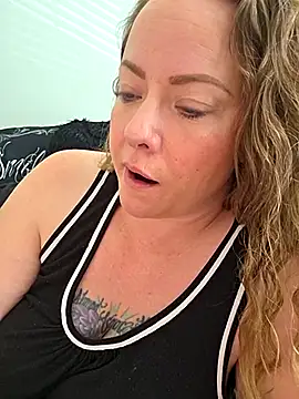 julimonroe online show from 02-21-26, 05:14