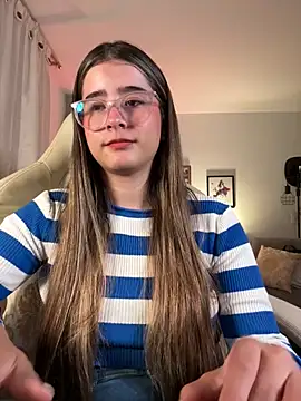 Snapshot of Stormiie777 chatting on 02-13-26, 01:23 Stormiie777 online show from 02-13-26, 01:23