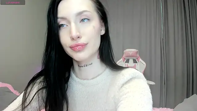 JenniferQueen11 online show from 10-04-25, 08:01