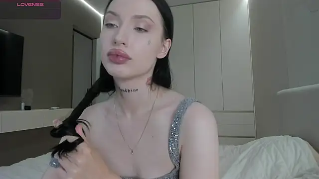 JenniferQueen11 online show from 07-29-26, 07:23