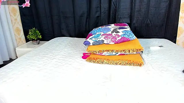 DENISE WOLFE online show from 03-19-25, 06:44