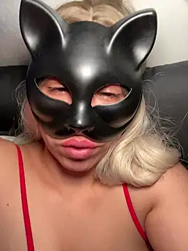 Snapshot of nenalayla chatting on 02-23-25, 01:10 nenalayla online show from 02-23-25, 01:10