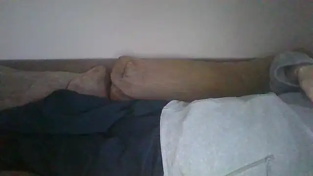 Snapshot of Anderrust chatting on 12-21-25, 12:34 Anderrust online show from 12-21-25, 12:34