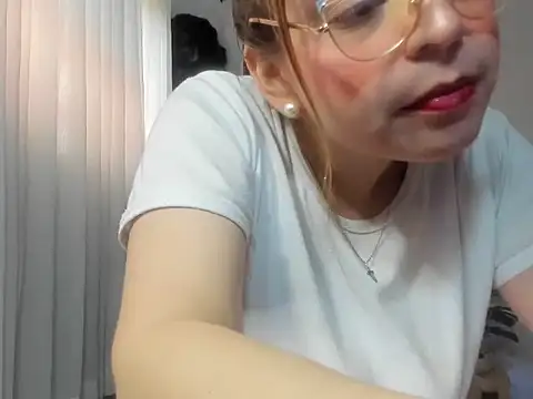 lorenitabella online show from 10-17-25, 07:38