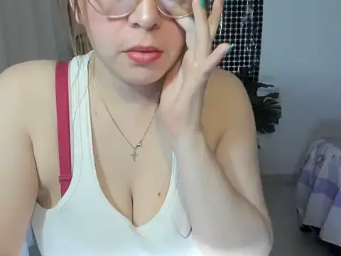 lorenitabella online show from 11-19-25, 08:58