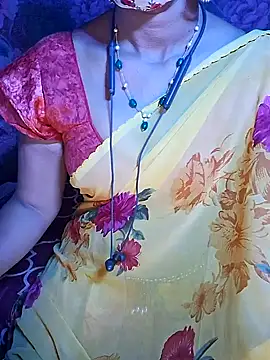 Snapshot of XBHUUME chatting on 01-04-25, 04:54 XBHUUME online show from 01-04-25, 04:54