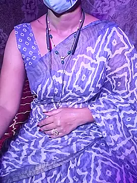 Snapshot of XBHUUME chatting on 11-07-25, 05:13 XBHUUME online show from 11-07-25, 05:13