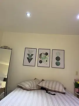 carminaurmommy online show from 12-17-25, 02:39