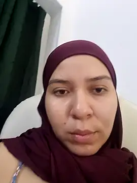 Snapshot of MatchedEyebrow chatting on 02-19-25, 02:44 MatchedEyebrow online show from 02-19-25, 02:44