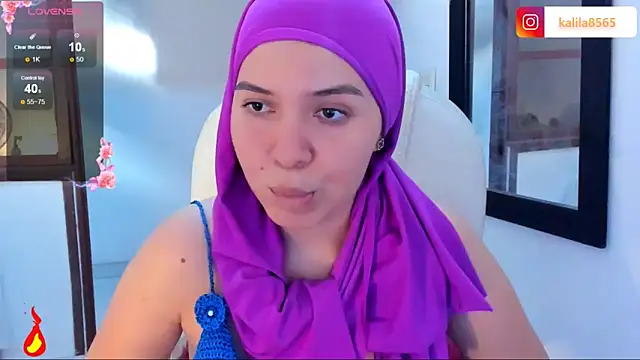 Snapshot of MatchedEyebrow chatting on 10-15-25, 08:53 MatchedEyebrow online show from 10-15-25, 08:53