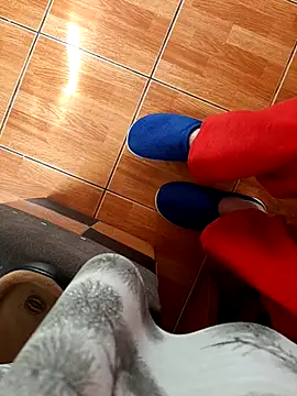 Snapshot of feet_toes chatting on 05-18-26, 05:13 feet toes online show from 05-18-26, 05:13