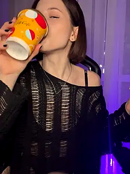 Camilla Railian online show from 12-07-24, 04:58