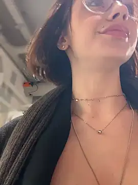 Camilla Railian online show from 01-03-25, 02:40