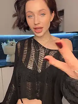 Camilla Railian online show from 01-04-25, 08:16