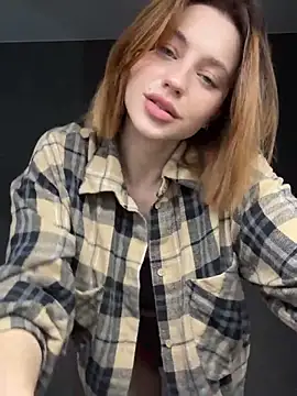 Camilla Railian online show from 10-05-25, 04:00