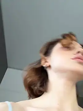 Camilla Railian online show from 10-25-25, 06:10