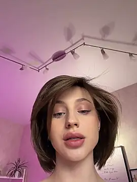 Snapshot of Camilla_Railian chatting on 04-18-26, 09:04 Camilla Railian online show from 04-18-26, 09:04