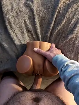 Snapshot of MrandMrsHaze chatting on 11-12-25, 07:46 MrandMrsHaze online show from 11-12-25, 07:46